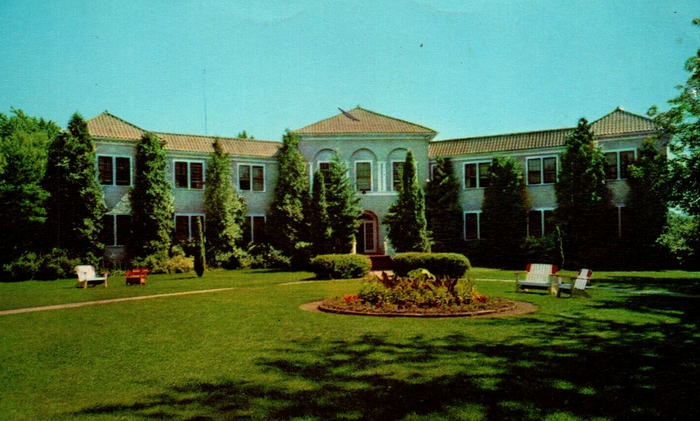 Fidelmans Resort - Old Post Card (newer photo)